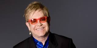 Elton John accusato di molestie sessuali