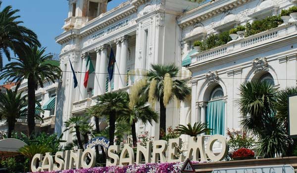 Sanremo prima unione civile pubblica tra Riccardo e Nitta