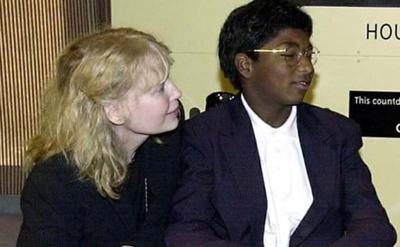 Mia Farrow suicida uno dei suoi figli adottivi