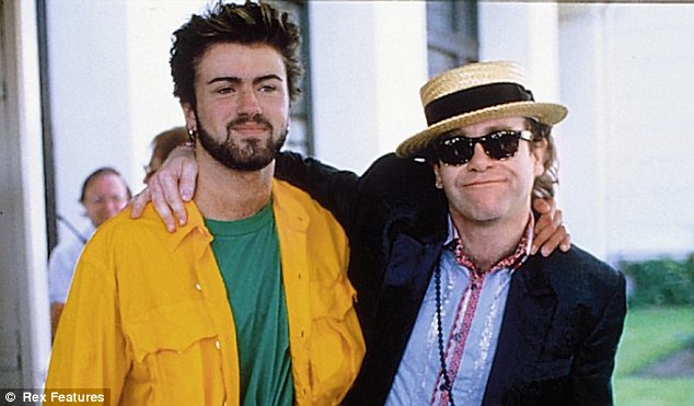 Elton John si commuove in ricordo dell’amico George Michael