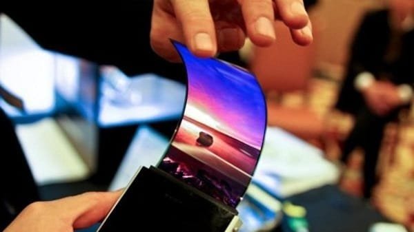 Il primo smartphone pieghevole del mondo è targato Samsung