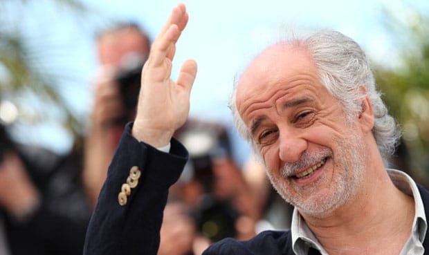 Tony Servillo richiama uno spettatore che usava il cellulare in teatro