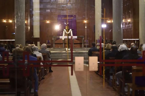 Dj Fabo, a Milano il ricordo in Chiesa con disco music