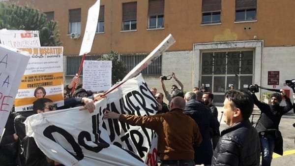 Roma, disordini all'Università La Sapienza