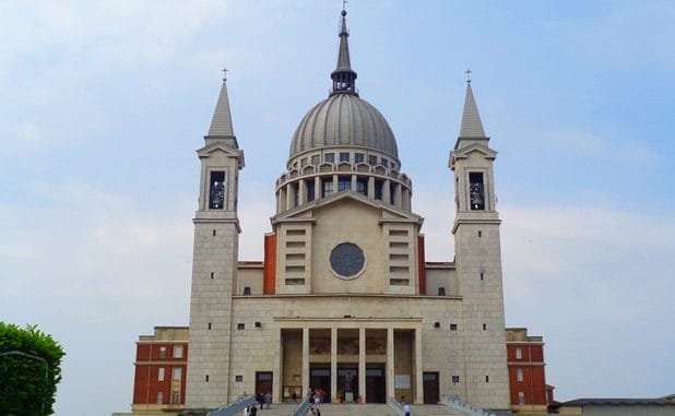 Ampolla con cervello di Don Bosco rubata dalla Basilica Colle don Bosco Ampolla con cervello di Don Bosco rubata dalla Basilica Colle don Bosco