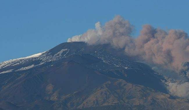 Etna la terra torna a tremare a Milo