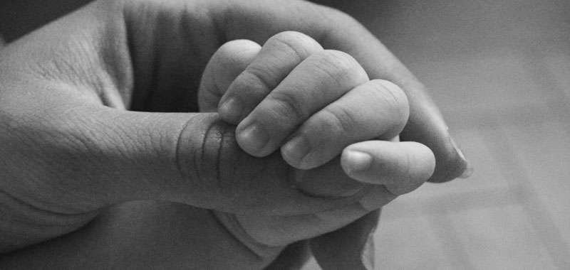 Torino bimbo abbandonato in ospedale perche gravemente malato