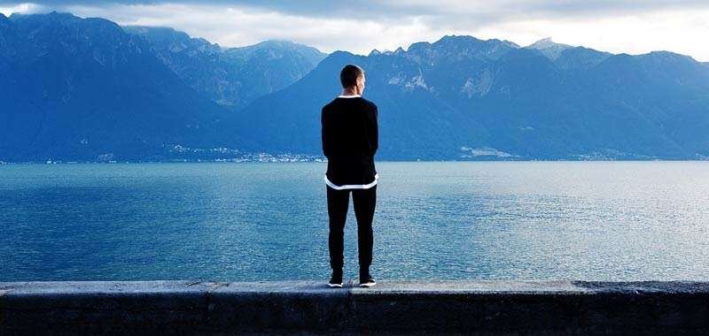 La solitudine legata all'aumento della popolazione anziana