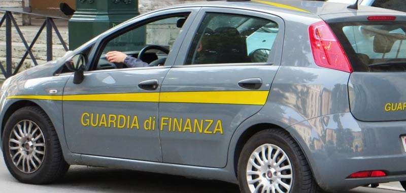 Napoli anziani trasportavano 33 kg di cocaina