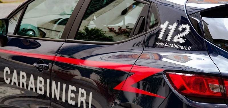 Bologna estremista fascista picchia selvaggiamente la moglie