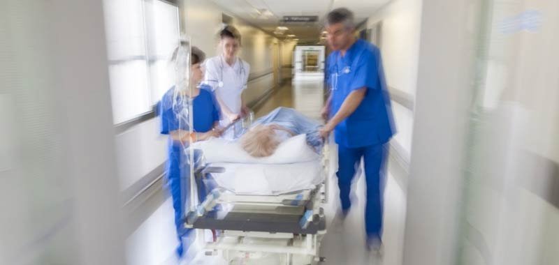 Roma uomo devasta il pronto soccorso del San Camillo