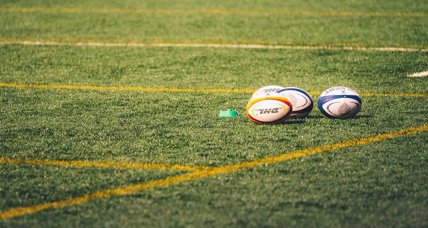 un esopianeta a forma di pallone da rugby