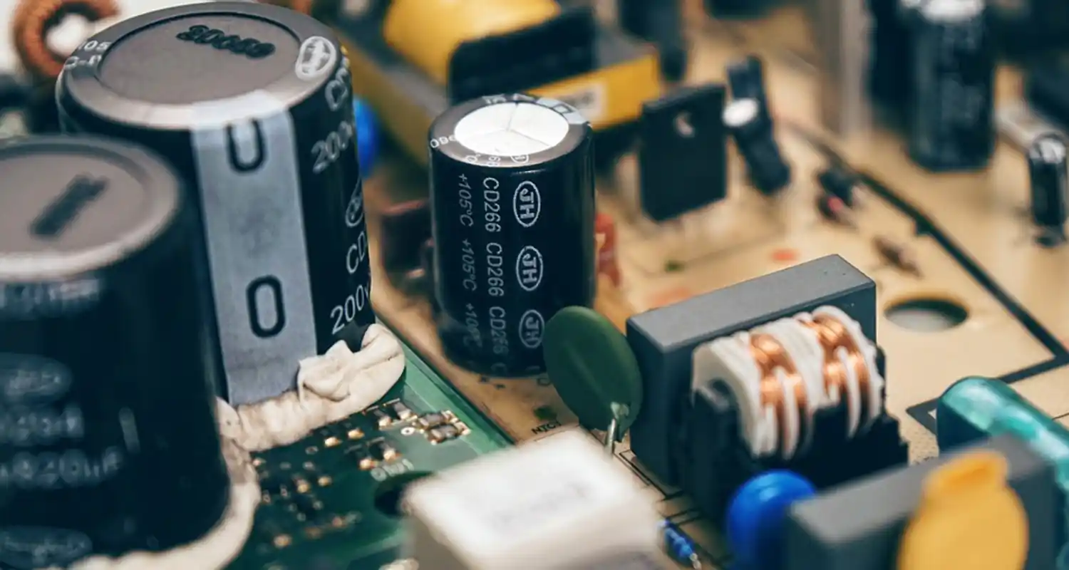 Come provare un condensatore con un tester