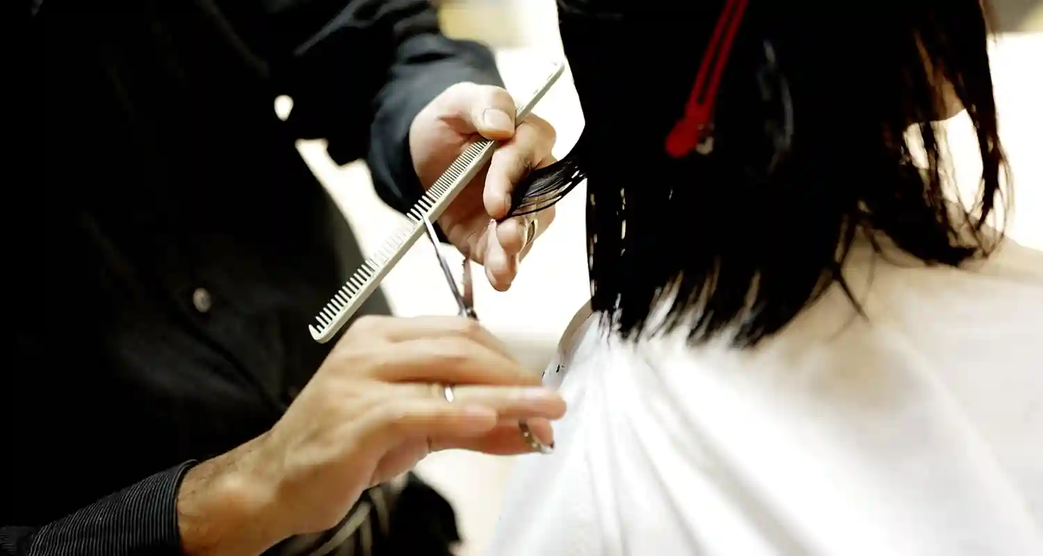 Sognare che ti tagliano i capelli