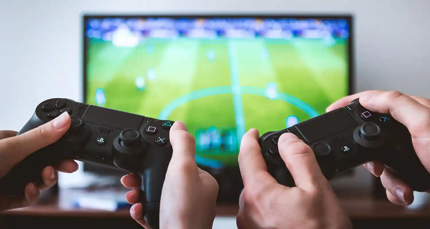 Playstation e Xbox la guerra delle console continua