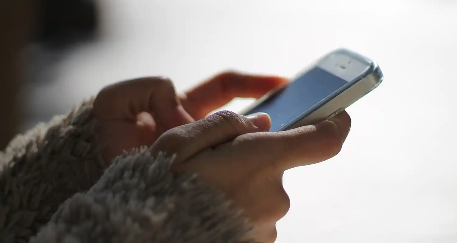 Come programmare un messaggio su WhatsApp (android)