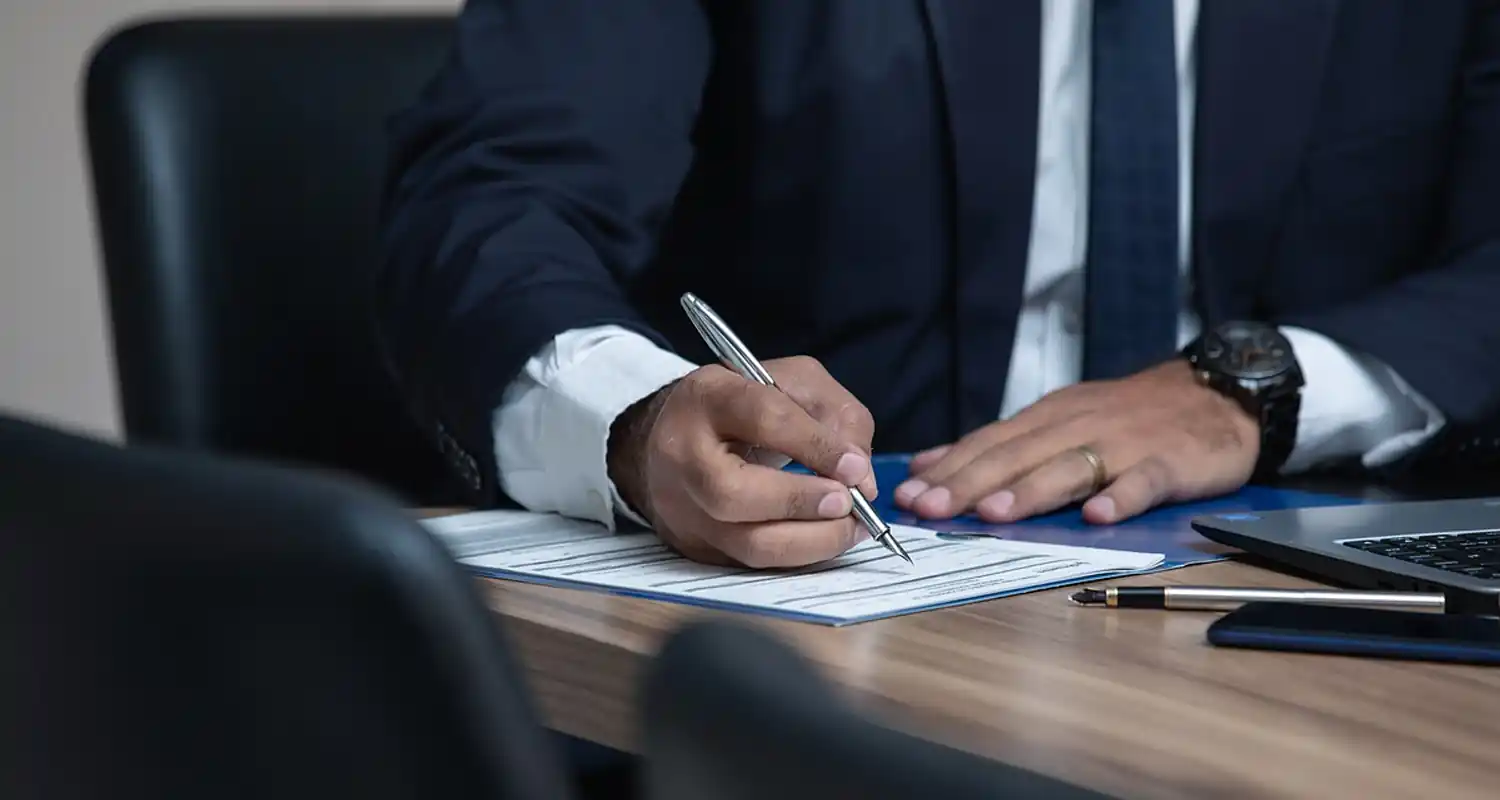 piu grave una denuncia o una querela