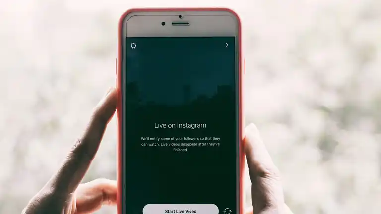 Se guardo una diretta su Instagram mi vedono