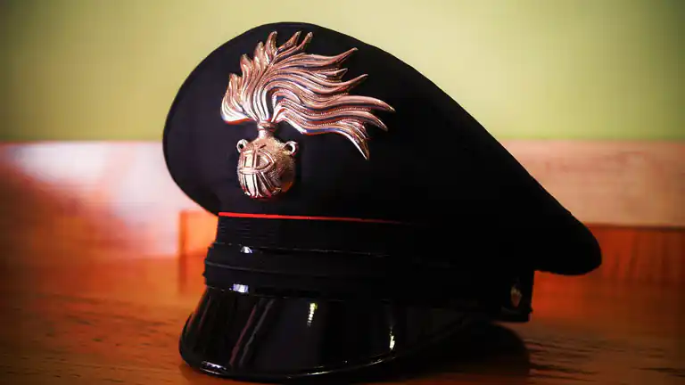 Sognare di chiamare i carabinieri, interpretazione e spiegazione