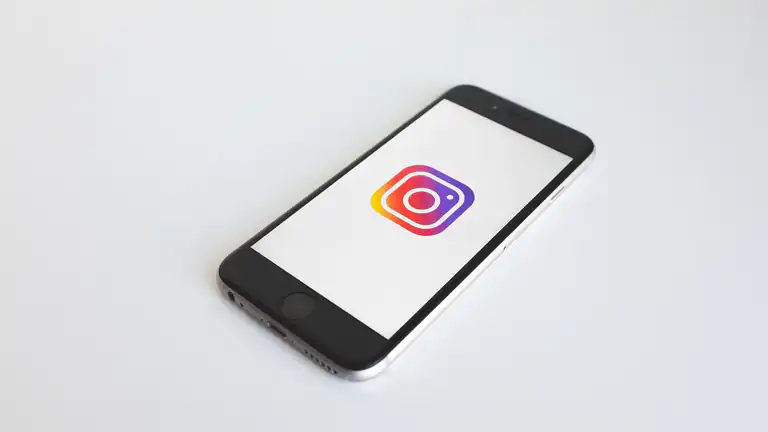 Se guardo un profilo su Instagram mi vedono