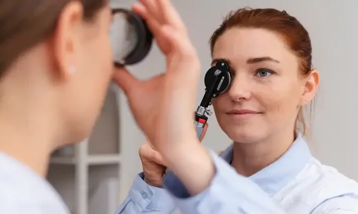 Come si svolge una visita oculistica