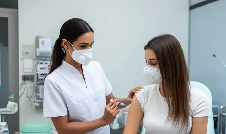 Nuove Varianti Covid 2025 Sintomi Rischi e Prevenzione