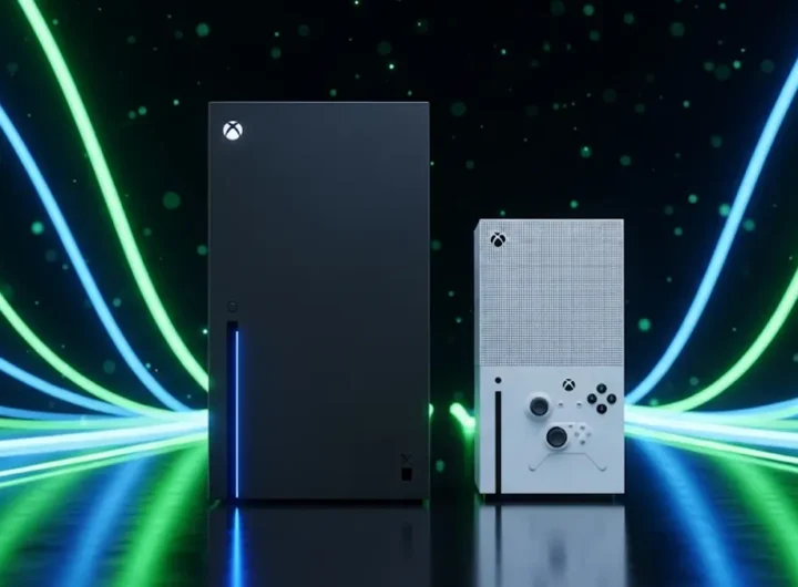 una console Xbox Series X e una Series S sono posizionate fianco a fianco su una superficie riflettente