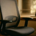 Sedia da ufficio ergonomica grigia e nera