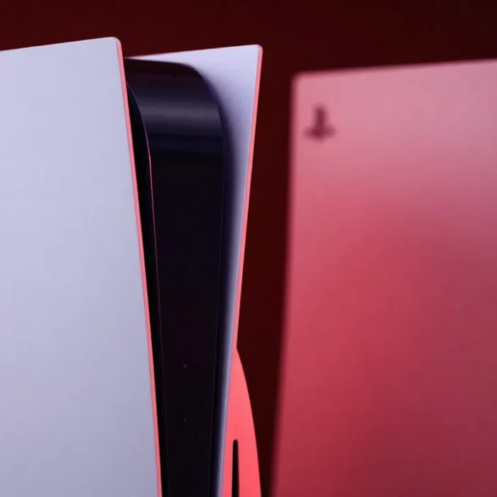 PS5, i prezzi esplodono: scatta il rincaro da 100 dollari da giovedì