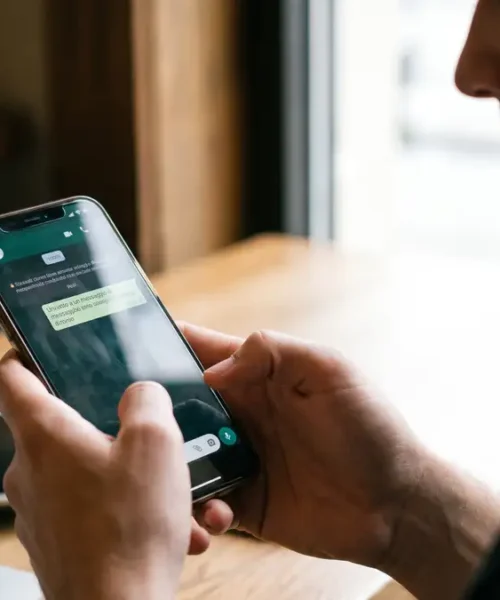 WhatsApp, una spunta sola: cosa significa davvero
